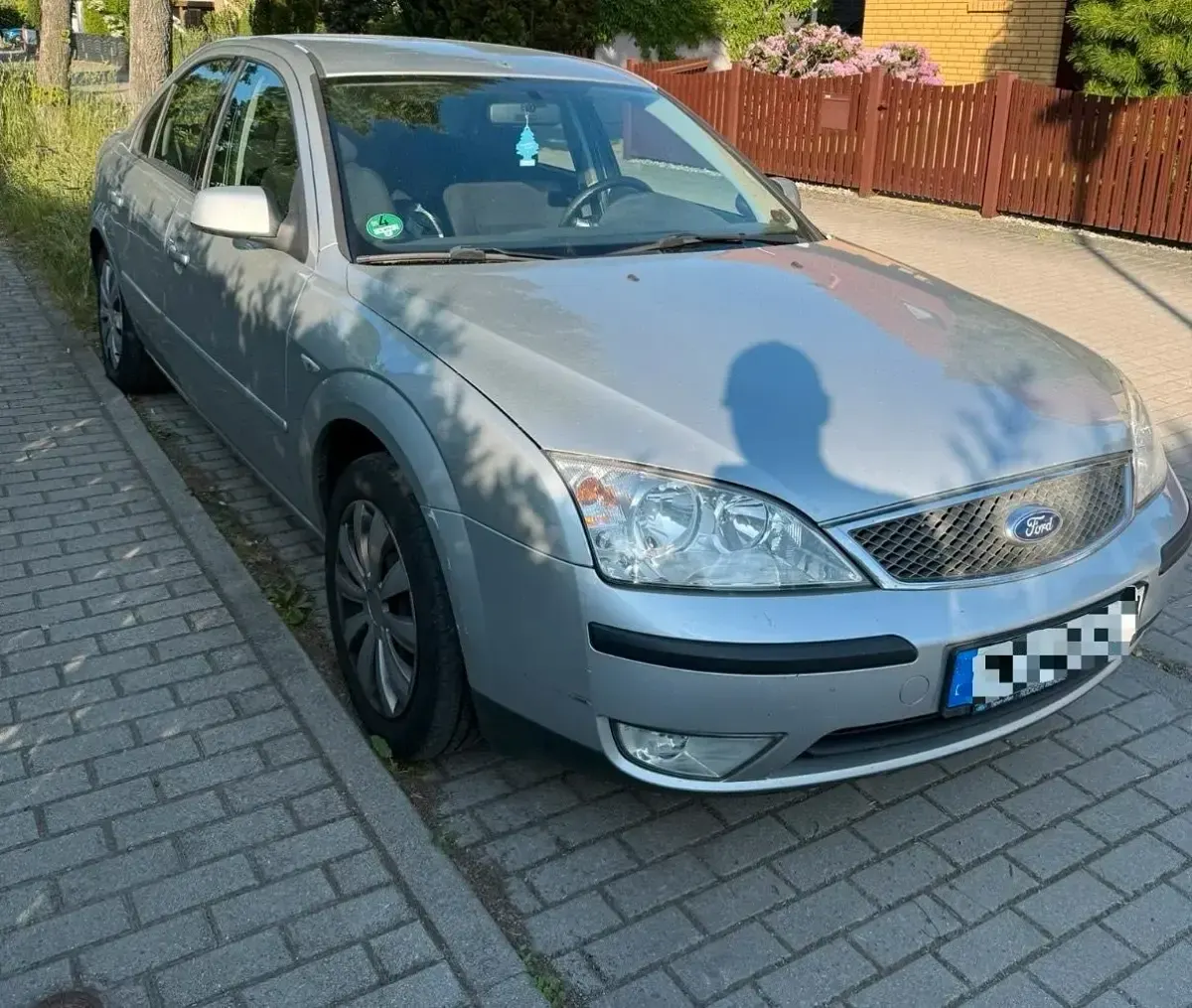 Gebraucht Ford Mondeo 125 PS (91 kW) 2003 Silber Limousine