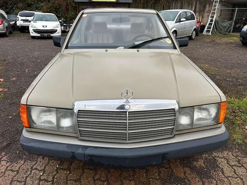 Grau Gebraucht 1990 Mercedes 190 Limousine | 4.999 € - Bild 1/4