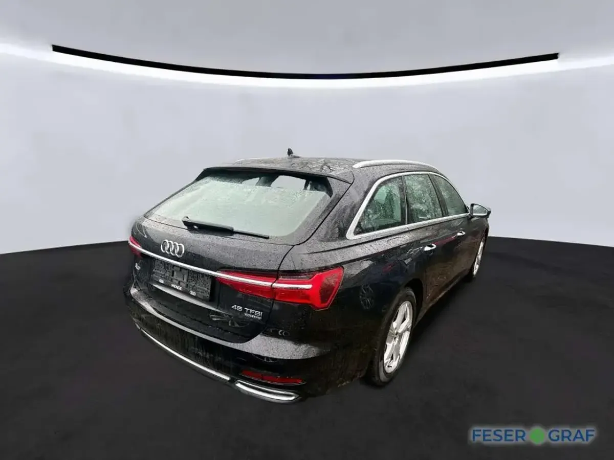 Gebraucht Audi A6 Design 265 PS (194 kW) 2023 Mythosschwarz metallic Kombi