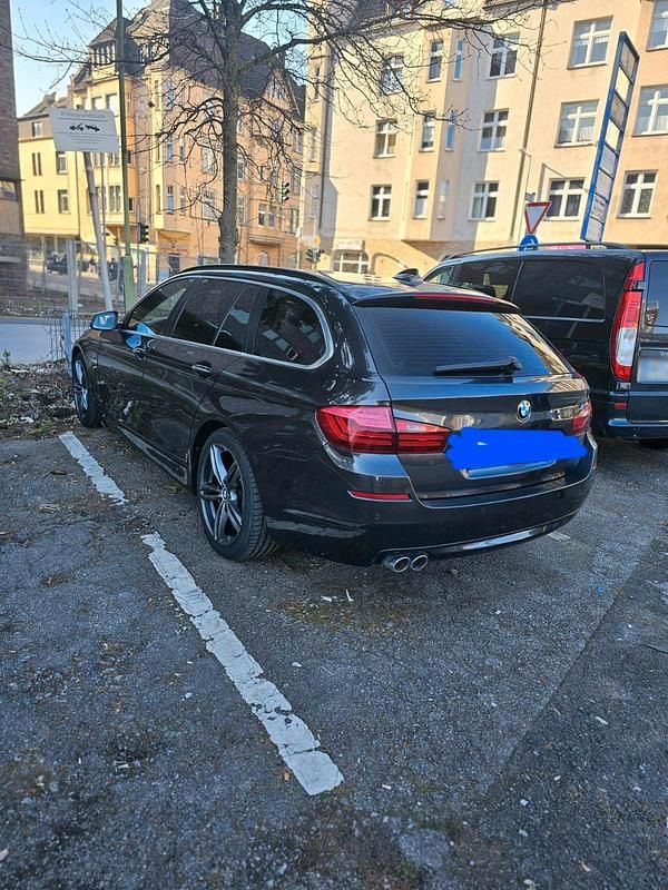 Gebraucht BMW 520 184 PS (135 kW) 2014 Grau Kombi