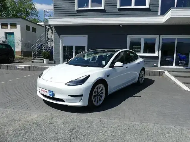 Gebraucht Tesla Model 3 RWD 239 kW (325 PS) 2022 Weiß Limousine