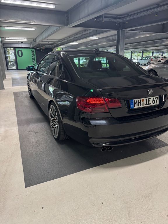 Schwarz Gebraucht 2007 BMW 325 Sport Line Coupé | 7.200 € (Fairer Preis) - Bild 1/4