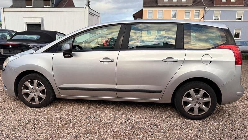 Gebraucht Peugeot 5008 120 PS (88 kW) 2010 Silber Van / Kleinbus