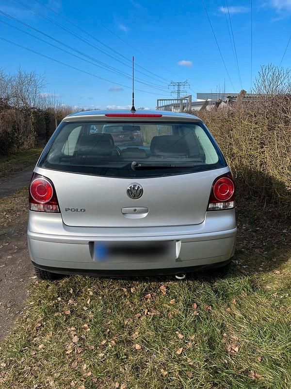 Gebraucht VW Polo 60 PS (44 kW) 2009 Silber Kleinwagen