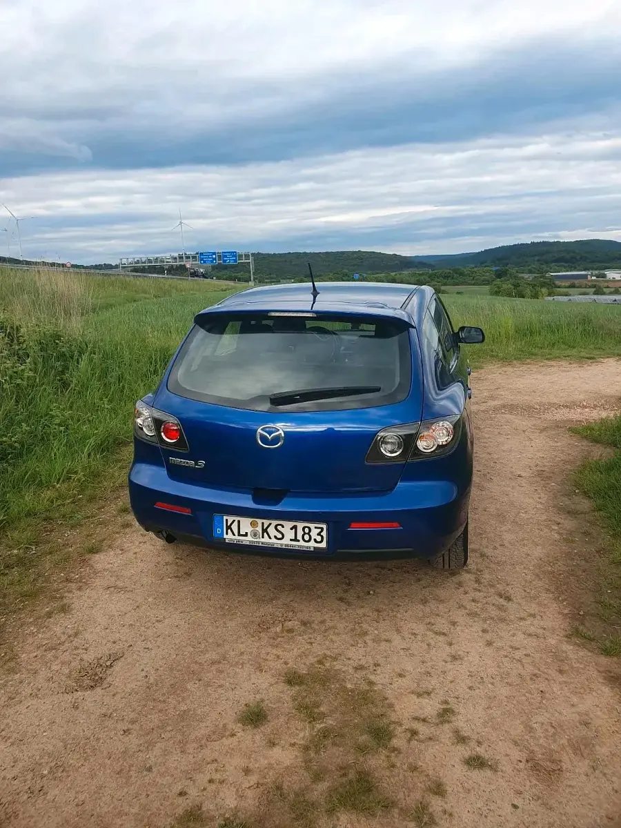 Używany Mazda 3 107 KM (78 kW) 2008 Niebieski Hatchback