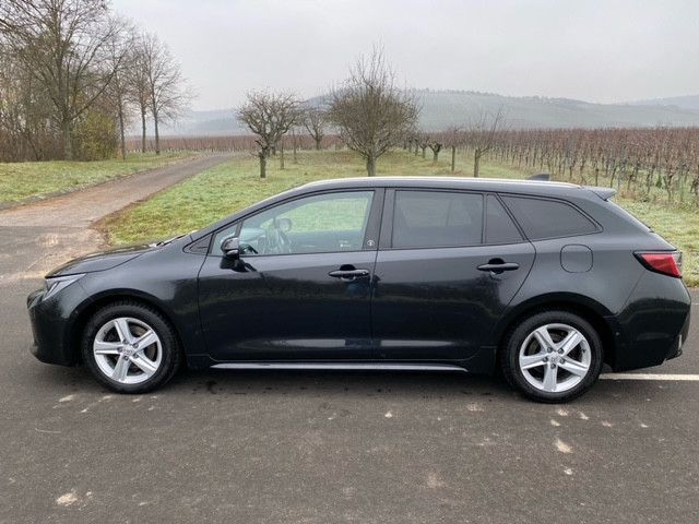 Schwarz Gebraucht 2022 Toyota Corolla Team Limousine | 19.500 € (Fairer Preis) - Bild 1/4