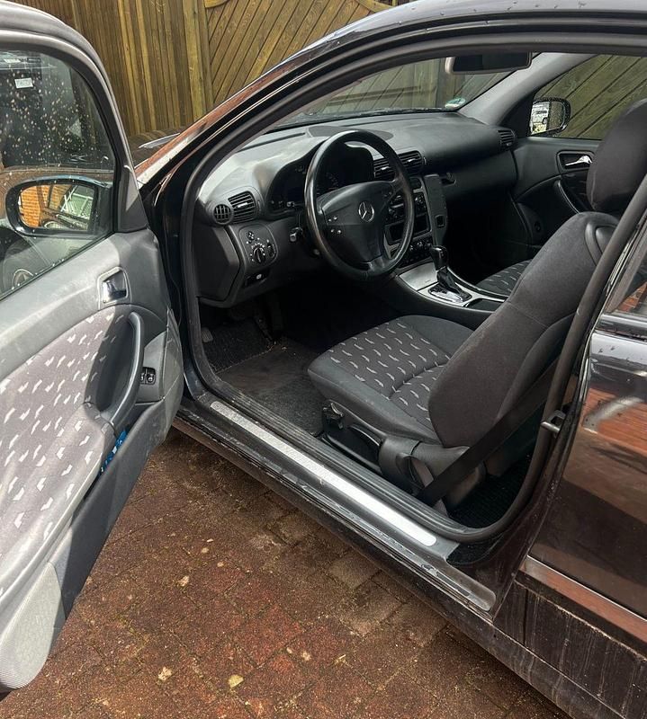 Gebraucht Mercedes 200 163 PS (119 kW) 2003 Schwarz Coupé