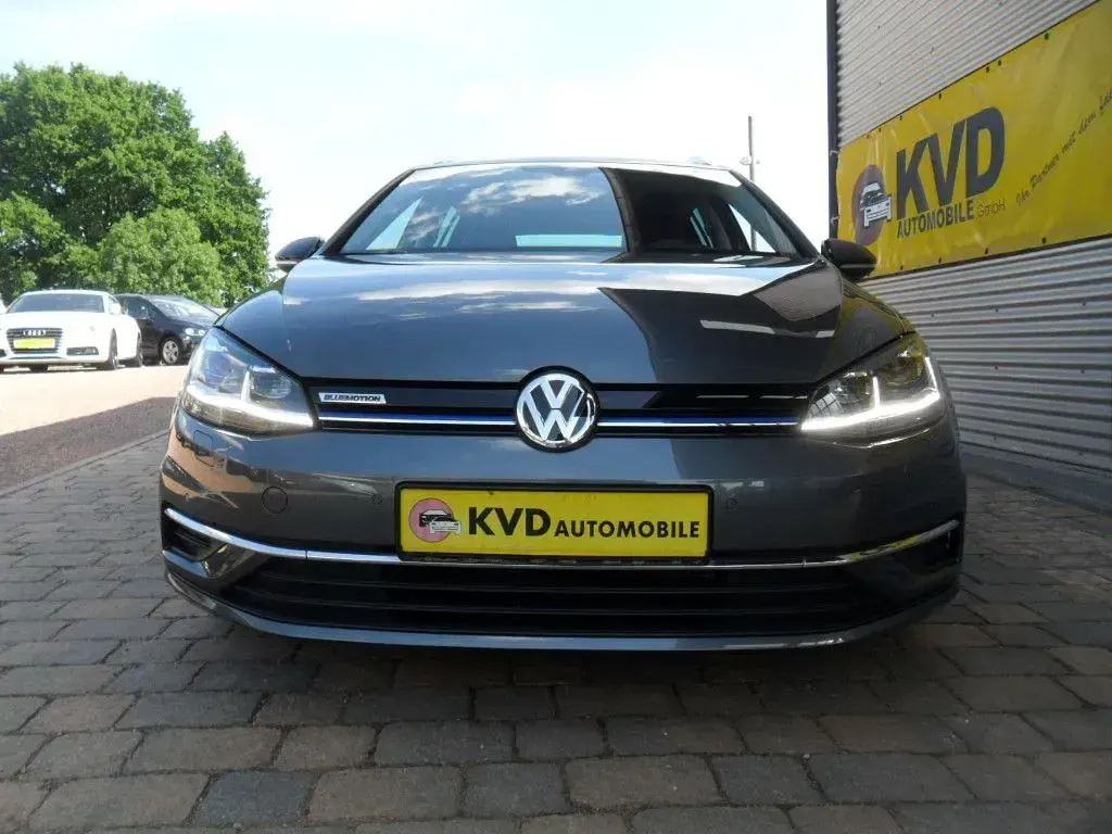 Gebraucht VW Golf VII IQ Drive 131 PS (96 kW) 2019 Grau Kombi