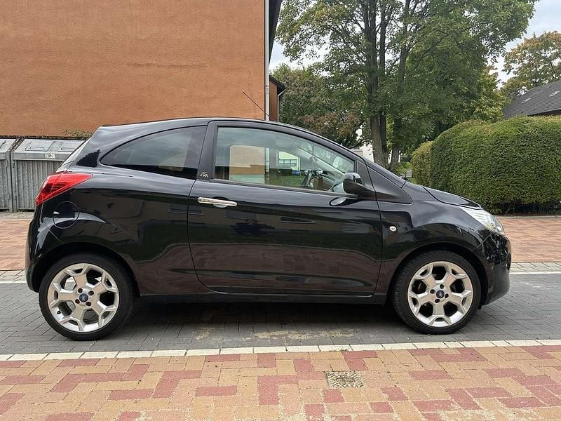 Gebraucht Ford Ka Titanium 69 PS (50 kW) 2012 Schwarz Limousine