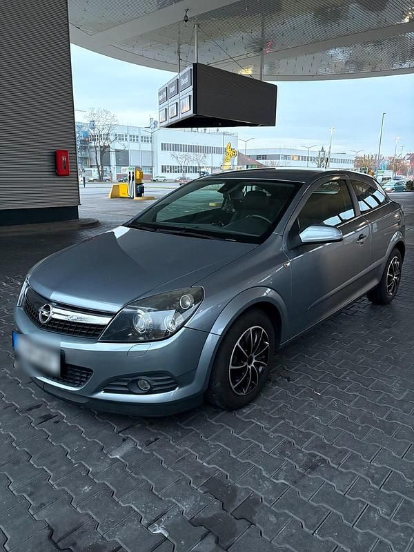Silber Gebraucht 2009 Opel Astra GTC Coupé | 1.699 € (Superpreis) - Bild 1/4
