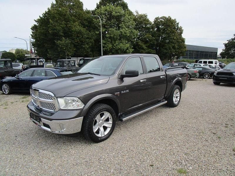 Grau Gebraucht 2017 Dodge Ram Abholung | 38.900 € (Teuer) - Bild 1/4