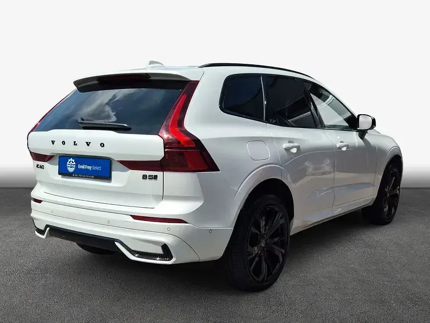 Gebraucht Volvo XC60 Plus 250 PS (183 kW) 2025 Crystal white / metallic SUV