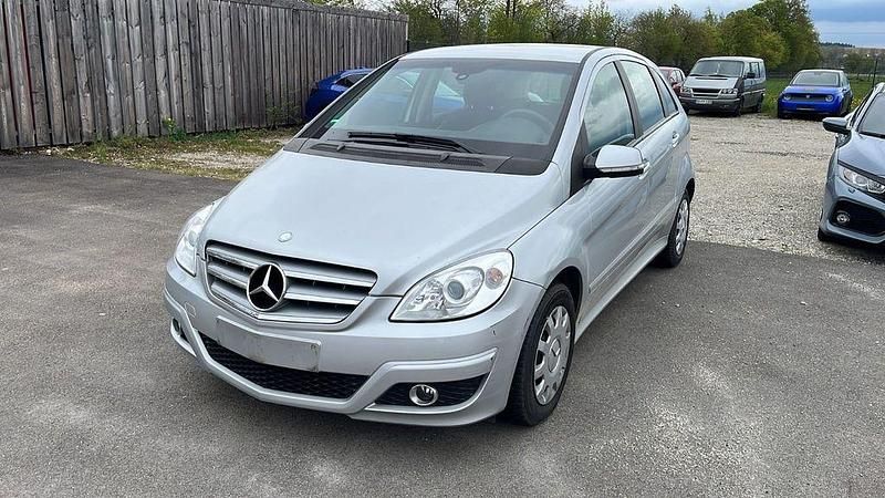 Gebraucht Mercedes B170 116 PS (85 kW) 2009 Silber Van / Kleinbus