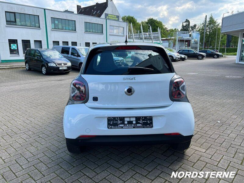 Gebraucht Smart ForFour Electric Drive Exclusive 60 kW (82 PS) 2021 Weiß Limousine