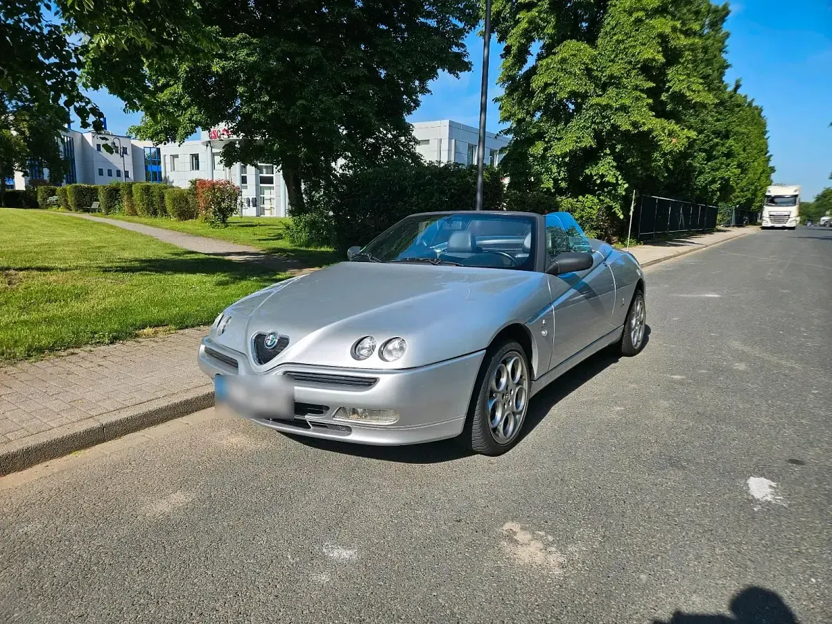Gebraucht Alfa Romeo Spider 144 PS (105 kW) 2000 Silber Cabrio