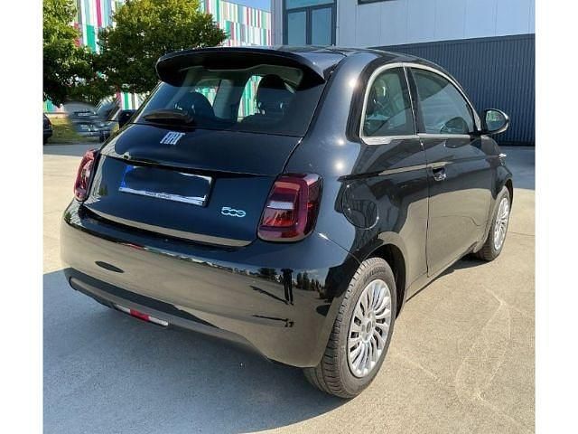 Gebraucht Fiat 500e Action 69 kW (95 PS) 2023 Schwarz Kleinwagen