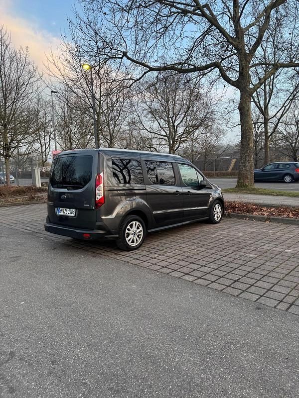 Braun Gebraucht 2018 Ford Tourneo SUV | 16.000 € - Bild 1/4