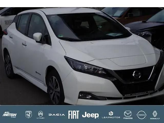 Weiß Gebraucht 2018 Nissan Leaf Acenta Kleinwagen | 13.899 € - Bild 1/4