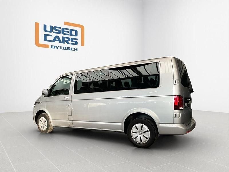 Gebraucht VW Caravelle Trendline 150 PS (110 kW) 2024 Grau Van