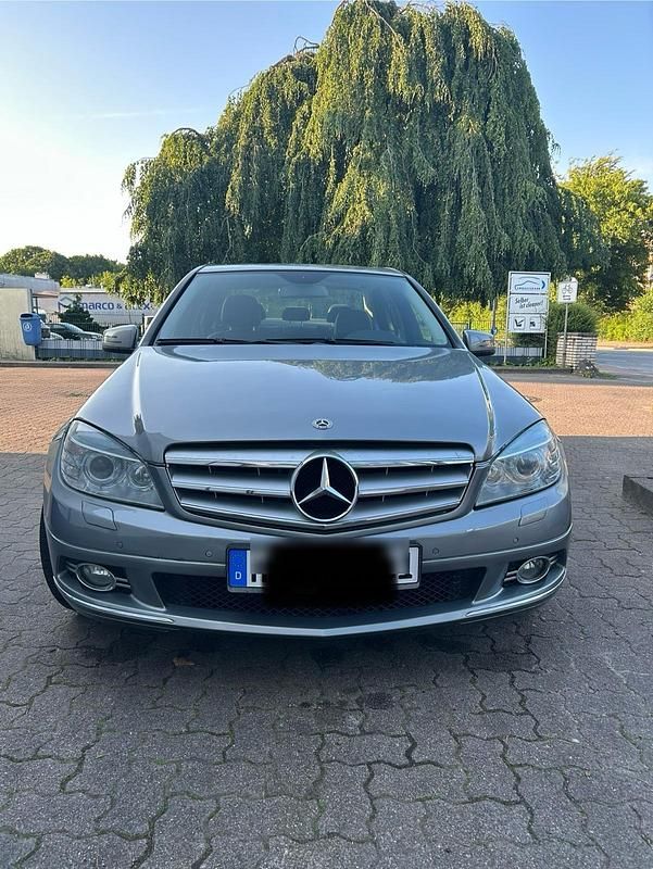Grau Gebraucht 2010 Mercedes C250 Limousine | 5.700 € (Guter Preis) - Bild 1/4