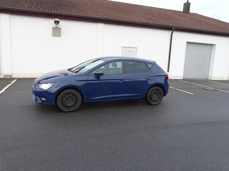 Blau Gebraucht 2016 Seat Leon Reference Limousine | 7.800 € (Superpreis) - Bild 1/4
