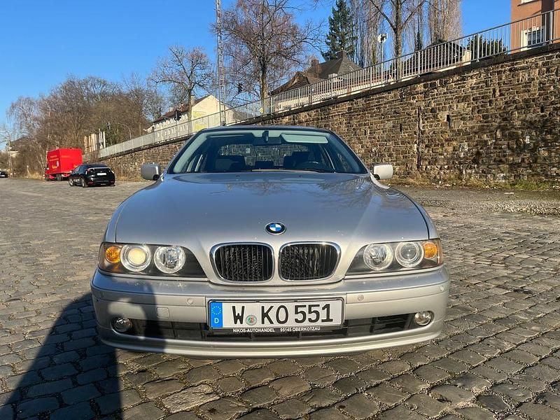 Gebraucht BMW 520 170 PS (125 kW) 2003 Silber Limousine