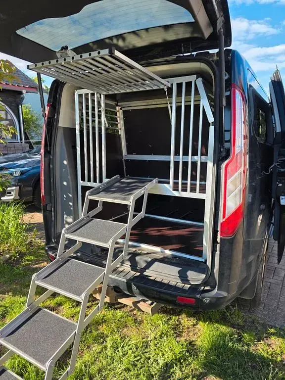 Gebraucht Ford Tourneo 170 PS (125 kW) 2018 Schwarz Van / Kleinbus