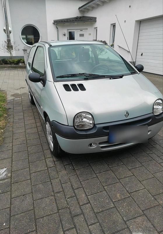 Second-hand Renault Twingo 58 CP (42 kW) 2005 Argintiu Hatchback