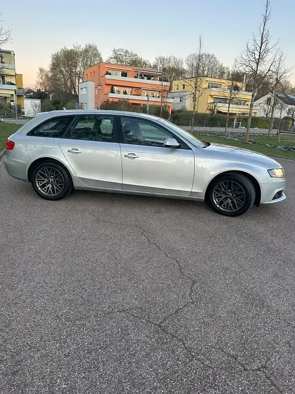 Gebraucht Audi A4 Ambiente 143 PS (105 kW) 2011 Silber Kombi
