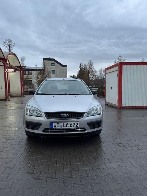 Gebraucht Ford Focus Style 116 PS (85 kW) 2006 Silber Limousine