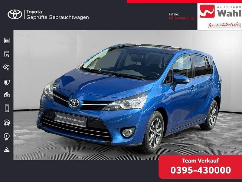 Ultramarinblau metallic Gebraucht 2014 Toyota Verso Skyview Edition Van / Kleinbus | 13.490 € (Etwas zu teuer) - Bild 1/4
