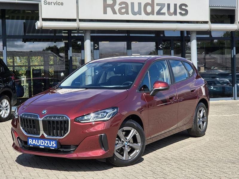 Piemont rot metallic Gebraucht 2024 BMW 216 Active Tourer Van / Kleinbus | 29.900 € (Teuer) - Bild 1/4