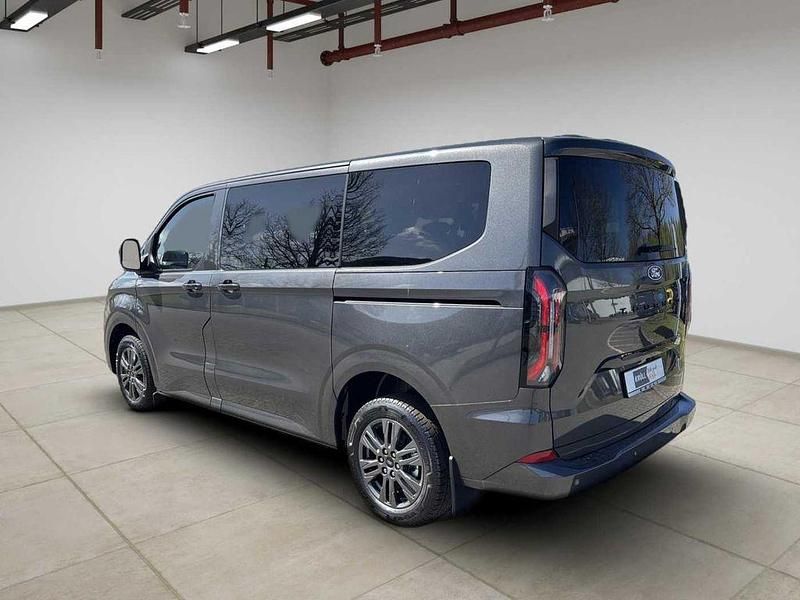 Neu Ford Tourneo Titanium 170 PS (125 kW) 2026 Grau Van / Kleinbus
