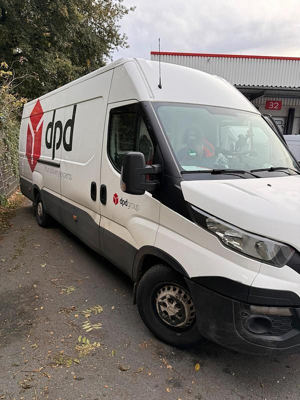 Gebraucht Iveco Daily 116 PS (85 kW) 2018 Weiß Limousine