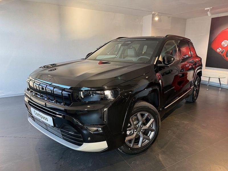 Neu Jeep Compass 145 PS (106 kW) 2026 Schwarz SUV
