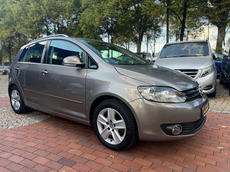 Braun Gebraucht 2009 VW Golf Plus Cross Comfortline Van / Kleinbus | 5.490 € (Fairer Preis) - Bild 1/4