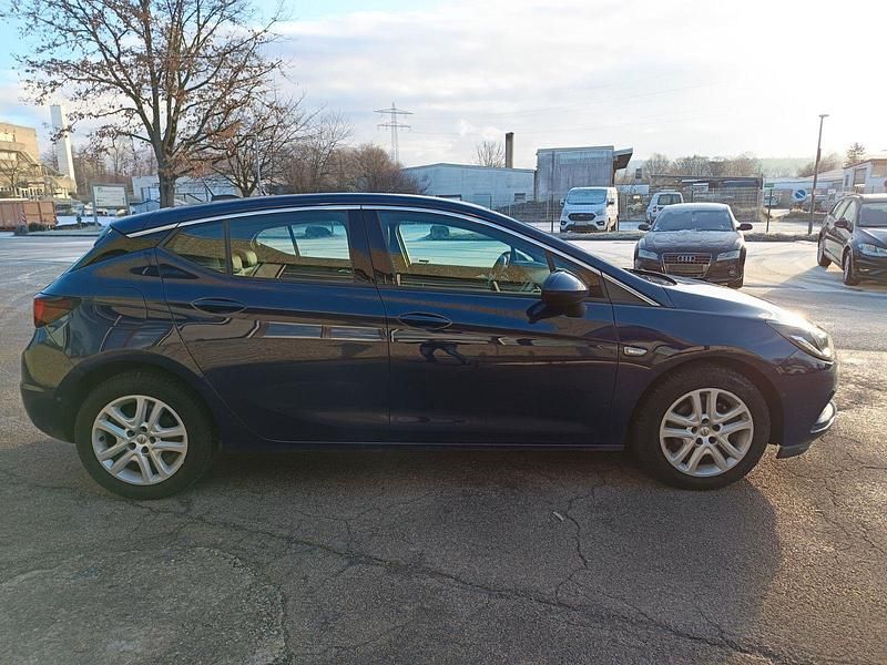 Gebraucht Opel Astra Innovation 105 PS (77 kW) 2016 Blau Limousine