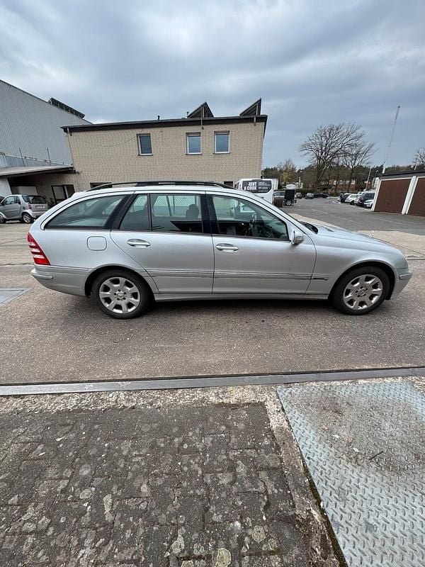 Gebraucht Mercedes C220 150 PS (110 kW) 2007 Grau Kombi