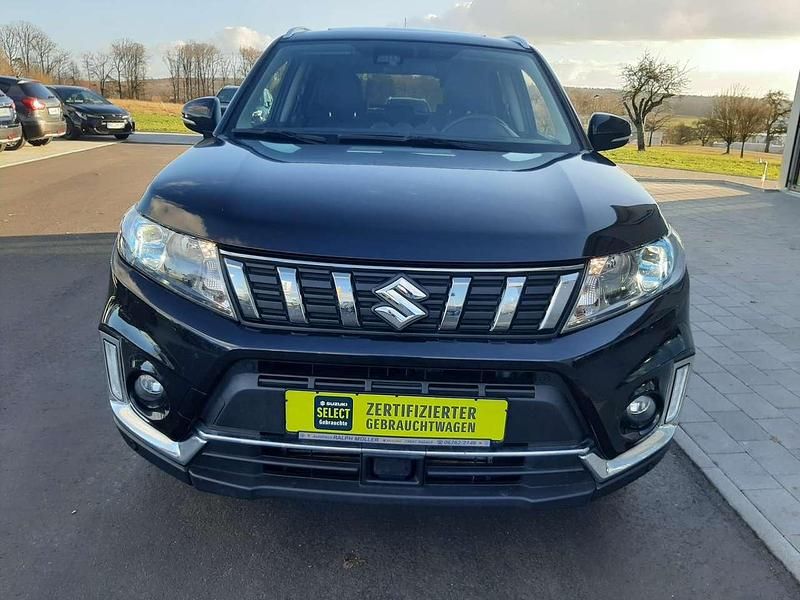 Gebraucht Suzuki Vitara Comfort+ 129 PS (94 kW) 2021 Cosmic black pearl SUV