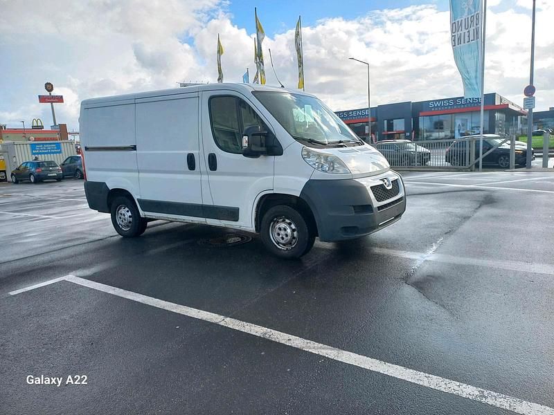 Gebraucht Peugeot Boxer 101 PS (74 kW) 2011 Weiß Van