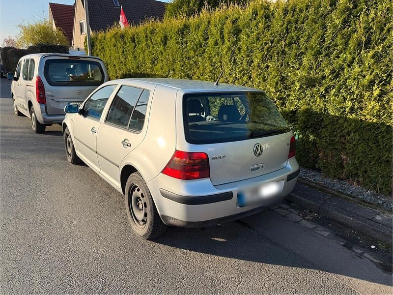 Gebraucht VW Golf IV 77 PS (56 kW) 2000 Silber Limousine