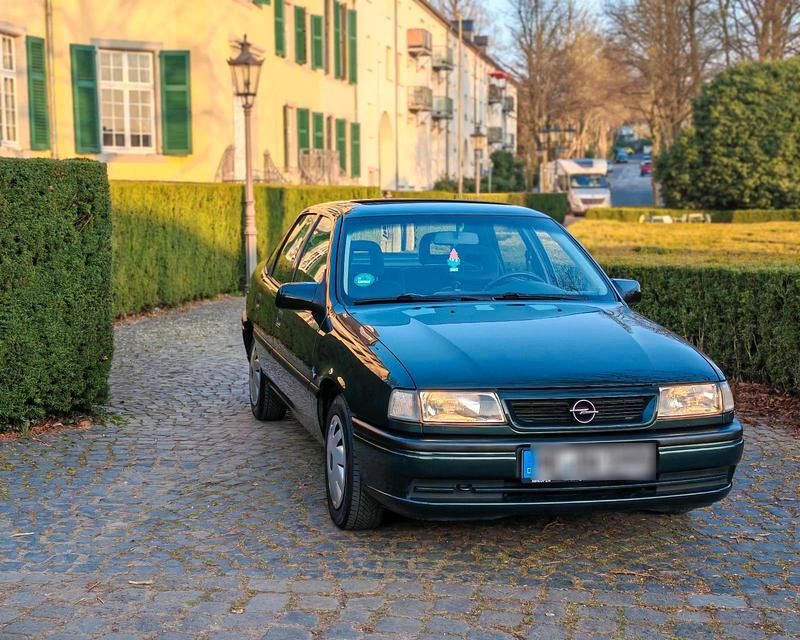 Grün Gebraucht 1995 Opel Vectra Limousine | 3.800 € - Bild 1/4