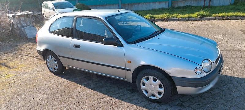 Second-hand Toyota Corolla 1998 Argintiu Coupe