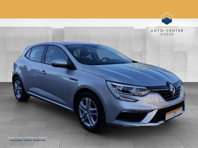 Weiß Gebraucht 2017 Renault Mégane IV Play Limousine | 11.390 € (Fairer Preis) - Bild 1/4
