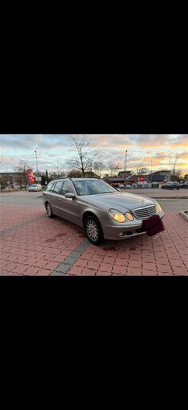 Gebraucht Mercedes E220 150 PS (110 kW) 2005 Grau Kombi