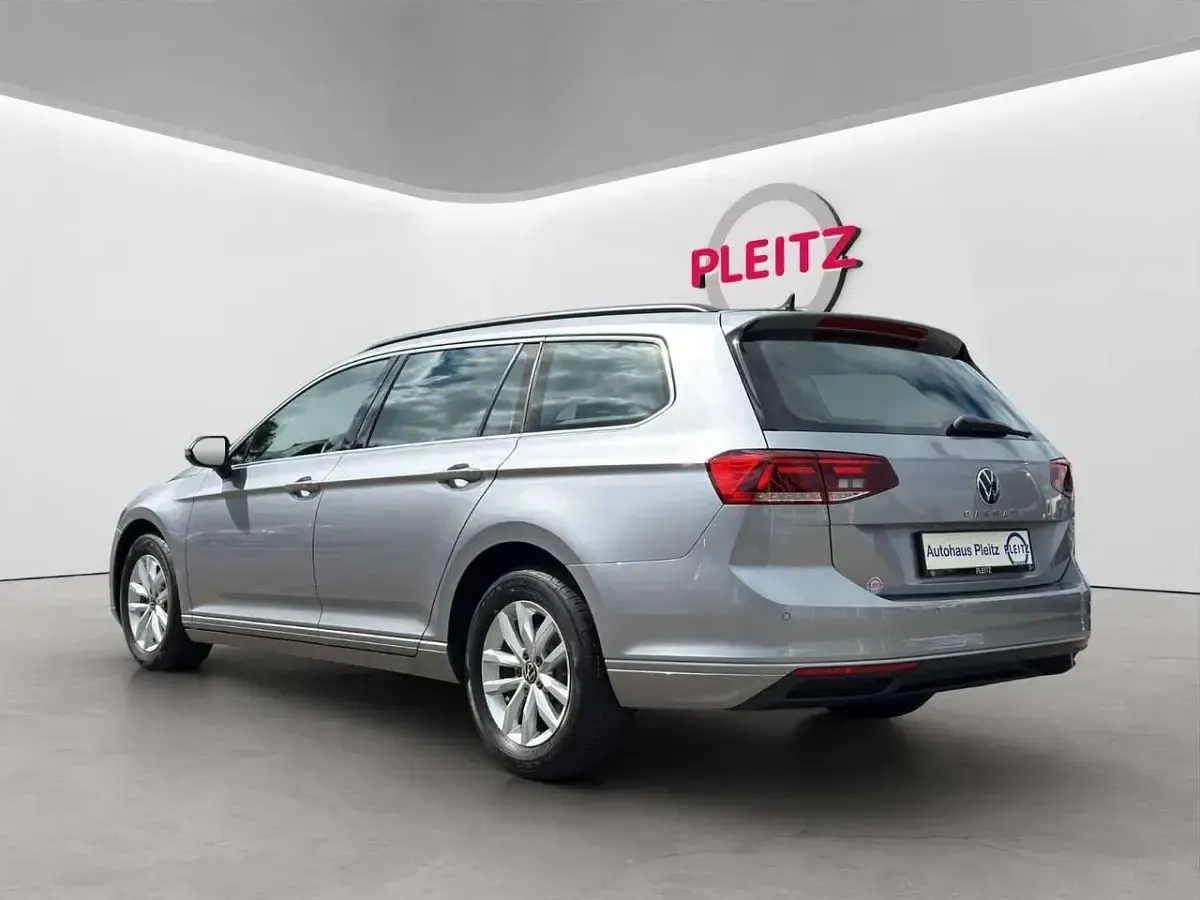 Gebraucht VW Passat Business 150 PS (110 kW) 2022 Silber Kombi