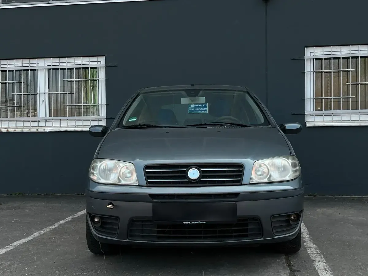 Usata Fiat Punto 96 CV (70 kW) 2004 Grigio Utilitaria