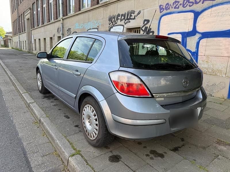 Usado Opel Astra 2005 Cinzento Sedan
