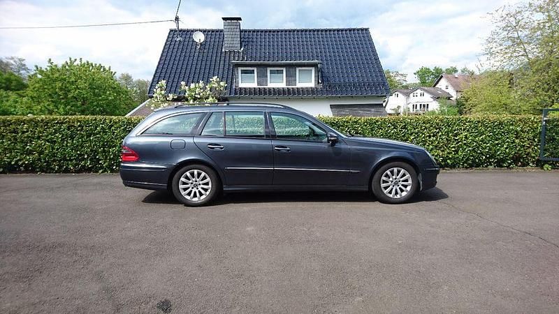Grau Gebraucht 2008 Mercedes E350 Elegance Kombi | 9.980 € (Teuer) - Bild 1/4