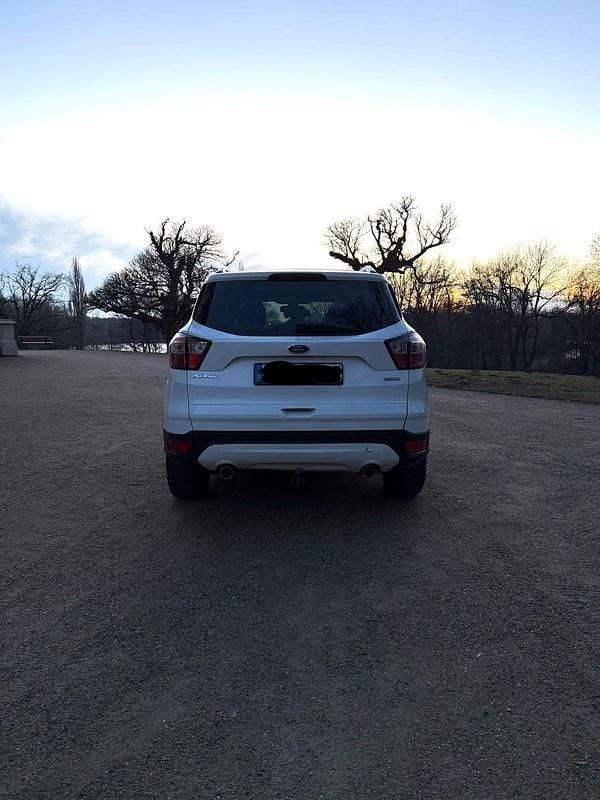 Gebraucht Ford Kuga 120 PS (88 kW) 2019 Weiß SUV